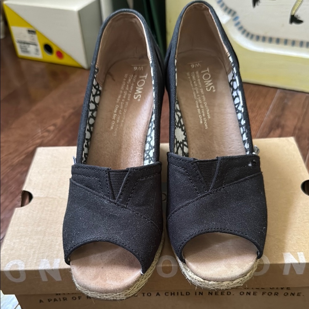Toms Black Canvas Wedges with Peep Toe. Canvas. size 6.